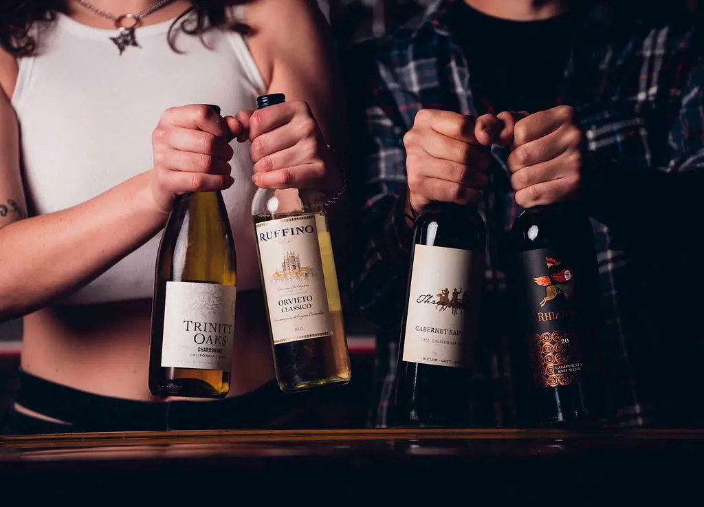 Wine drinks and music seven mile post bar Wilmington